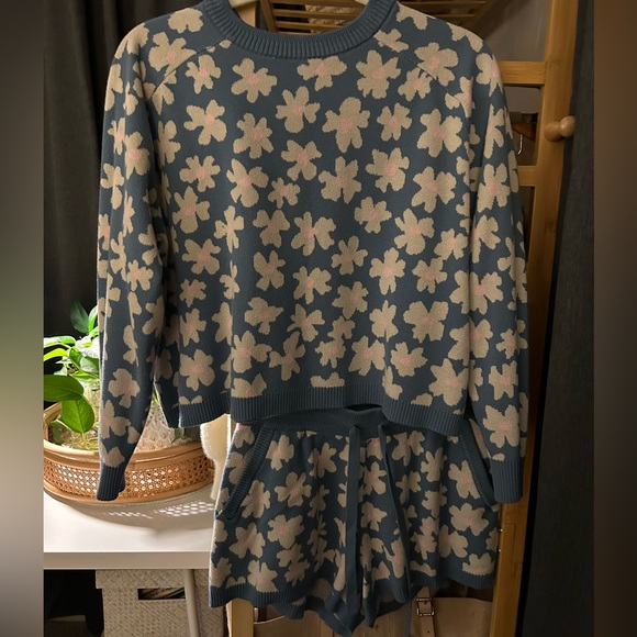 SPIRITUAL GANGSTER SET FLORAL JACQUARD RAGLAN SWEATER SHORT SIZE XS EUC - Picture 6 of 8